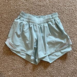Lululemon Hotty Hot Short 4”